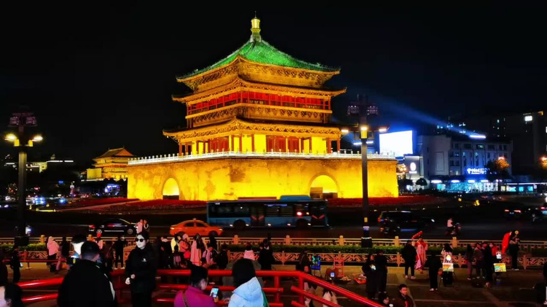 夜晚的西安钟楼