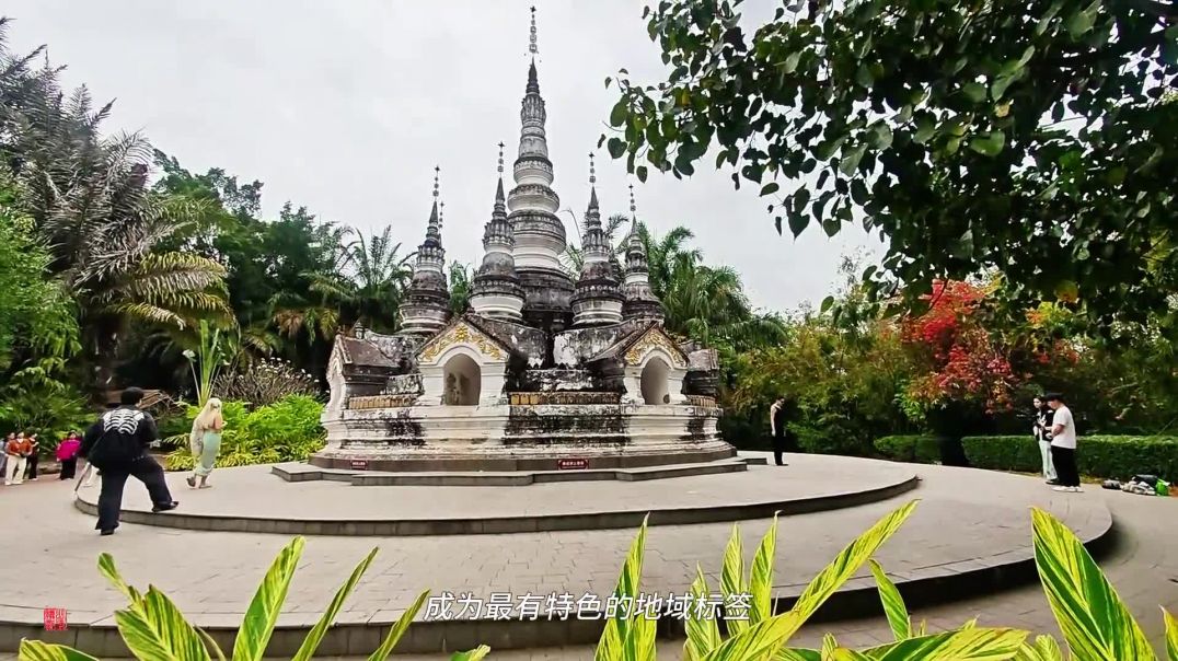 佛寺遍地金光灿，佛塔如林耸云天